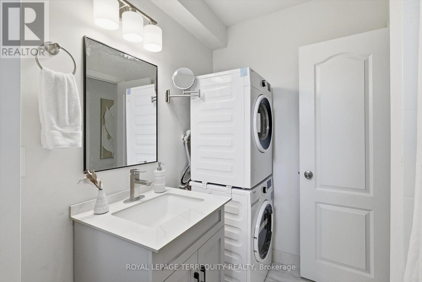 89 BENJAMIN BOULEVARD - Image 18