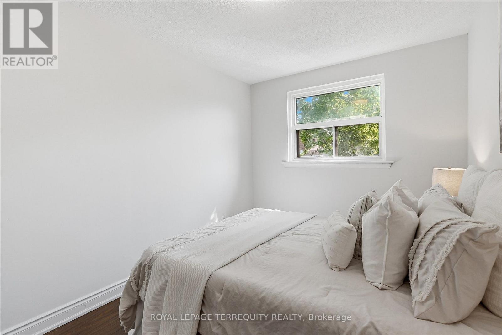 89 BENJAMIN BOULEVARD - 20