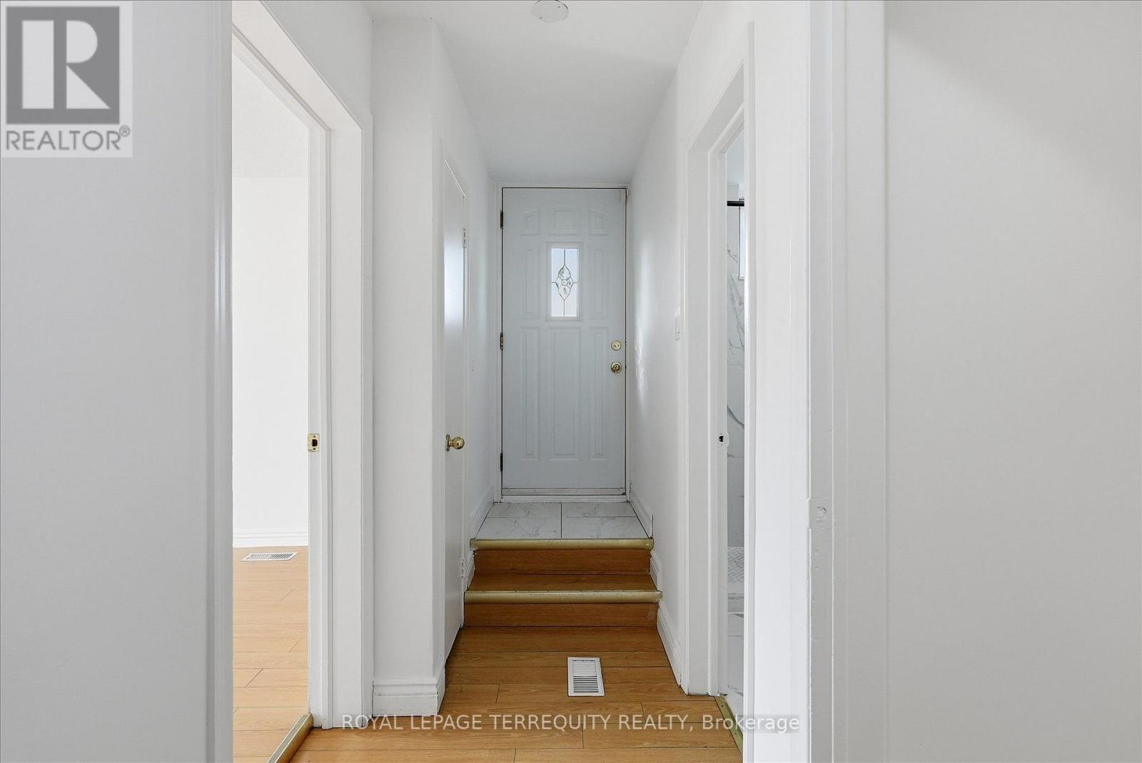 89 BENJAMIN BOULEVARD - 22