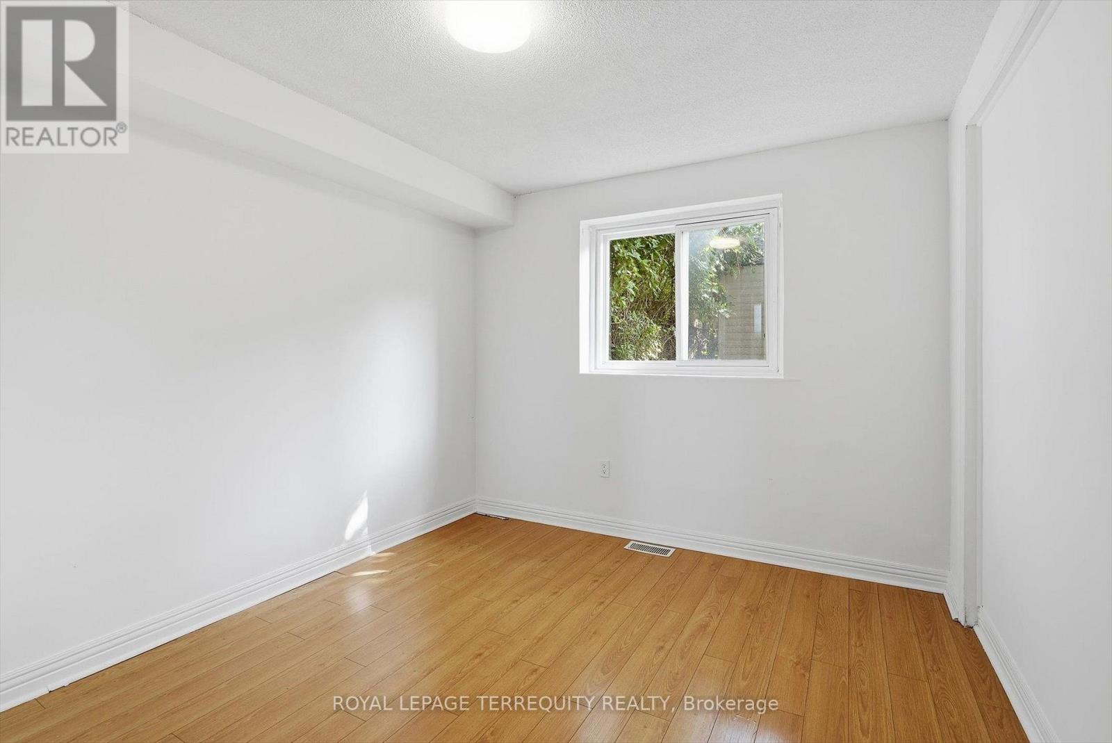 89 BENJAMIN BOULEVARD - 30