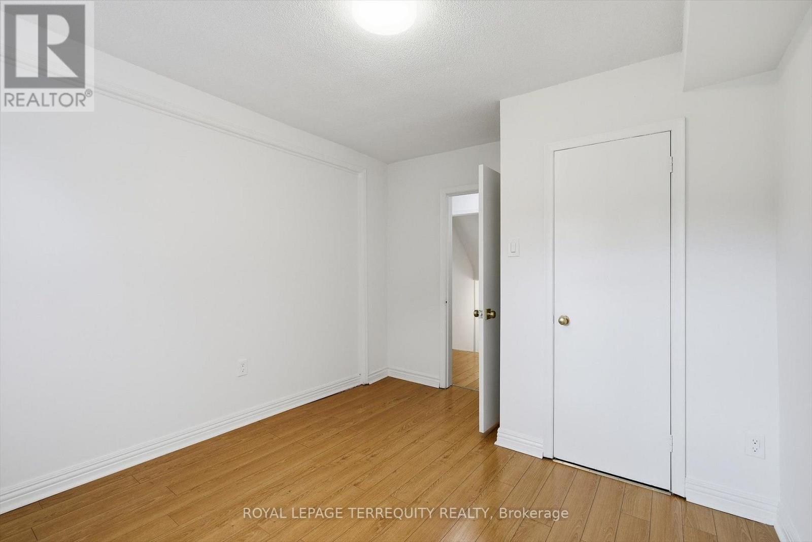 89 BENJAMIN BOULEVARD - 33