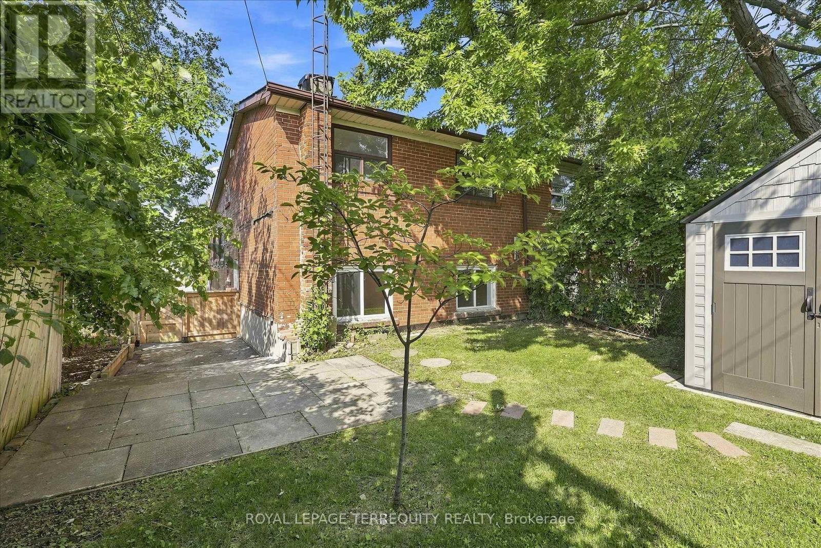89 BENJAMIN BOULEVARD - 38