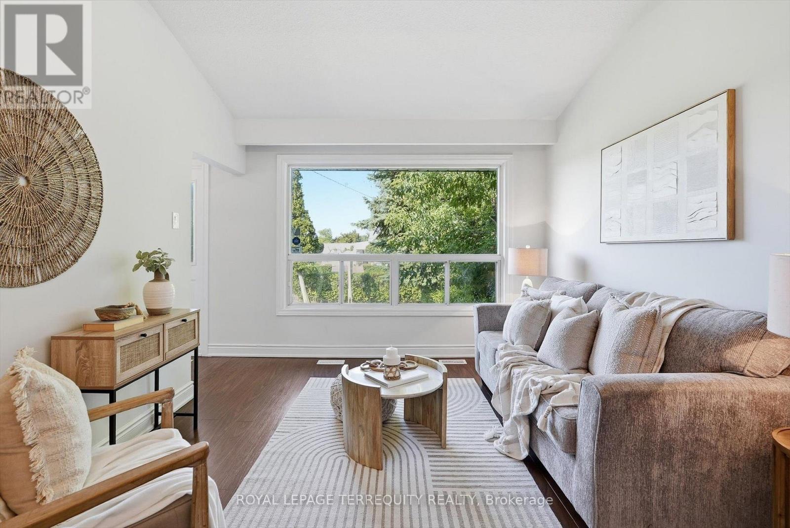 89 BENJAMIN BOULEVARD - 4