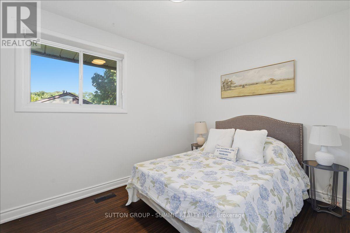 73 THORNBECK DRIVE - 18