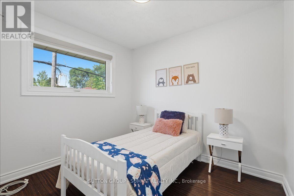 73 THORNBECK DRIVE - 19