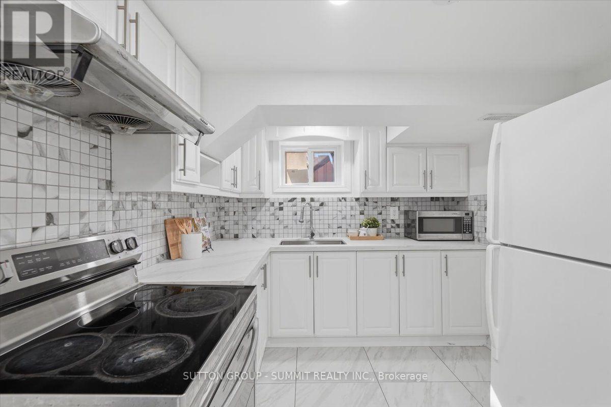 73 THORNBECK DRIVE - 27