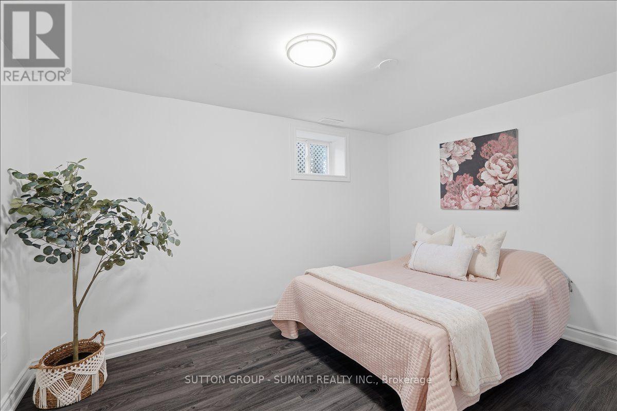 73 THORNBECK DRIVE - 30
