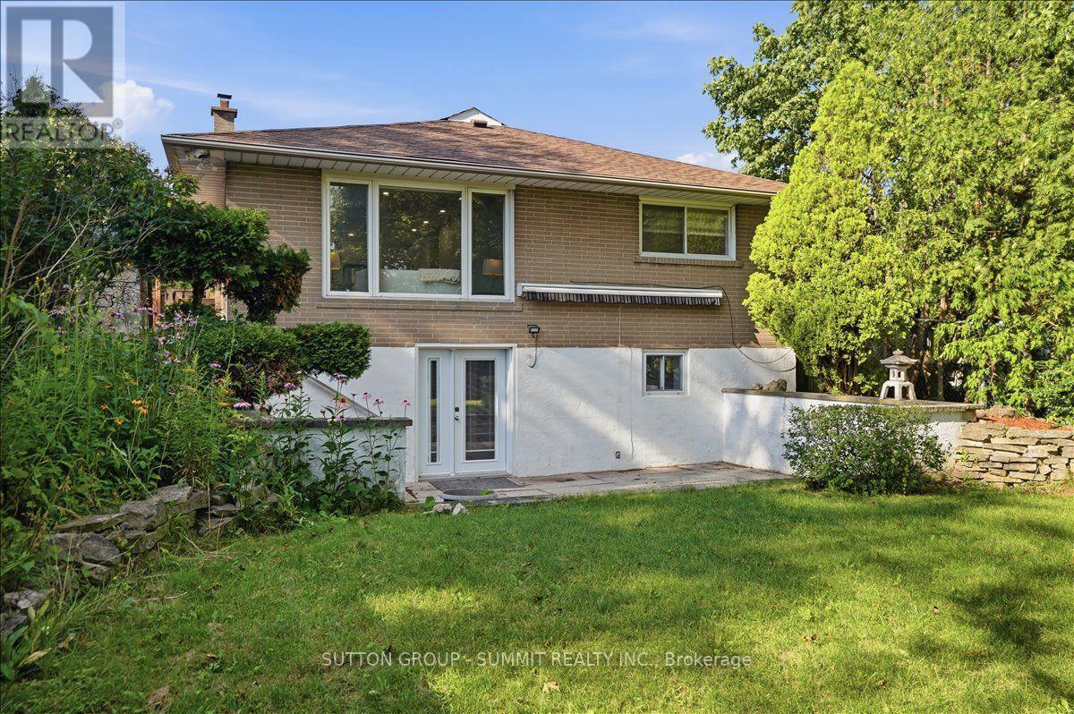 73 THORNBECK DRIVE - 36