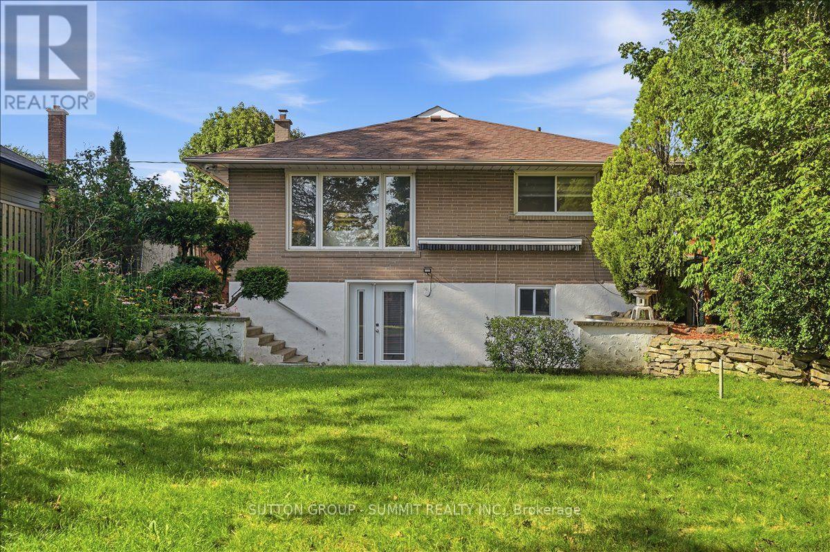 73 THORNBECK DRIVE - 37