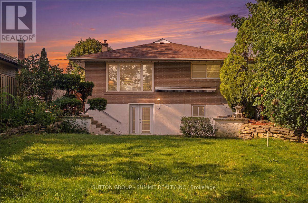 73 THORNBECK DRIVE - 38
