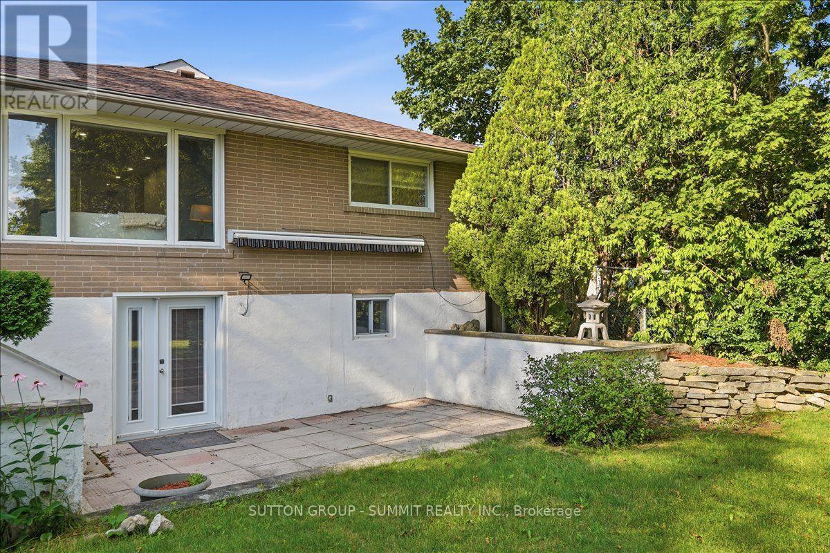 73 THORNBECK DRIVE - 42