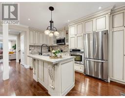 67 Barrington Avenue, Toronto, ON M4C4Y9 Photo 12