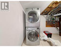 67 Barrington Avenue, Toronto, ON M4C4Y9 Photo 36
