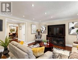 67 Barrington Avenue, Toronto, ON M4C4Y9 Photo 9