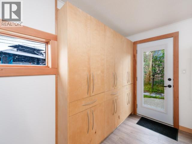 606 OGILVIE STREET - 18