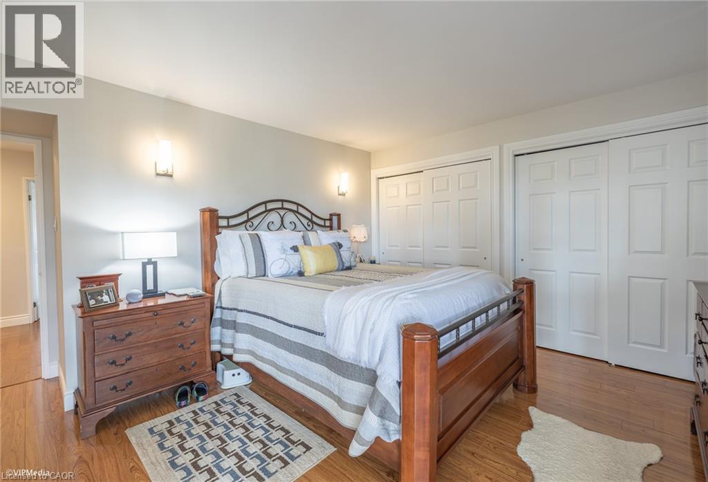 #601 265 WESTCOURT Place - 11