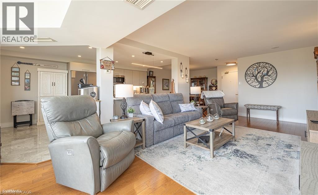 #601 265 WESTCOURT Place - 8