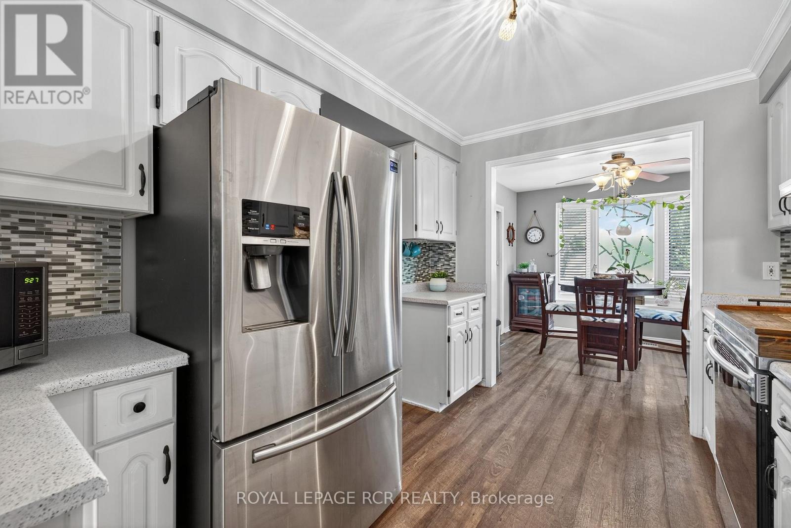 21 CROWN CRESCENT - 12