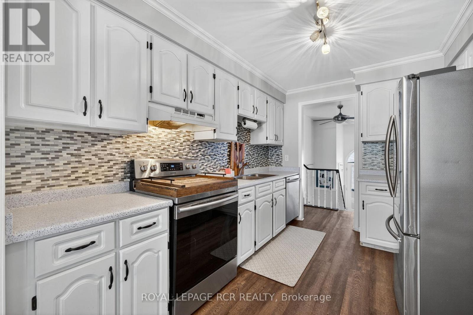 21 CROWN CRESCENT - 14