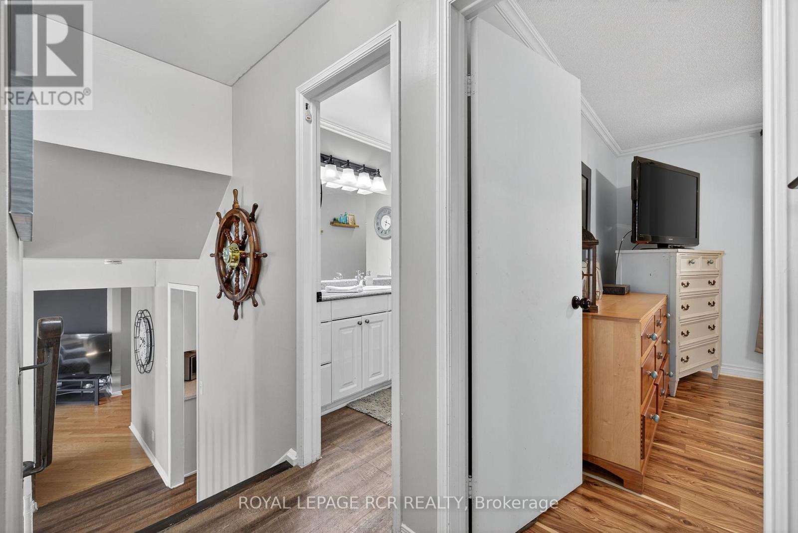 21 CROWN CRESCENT - 17