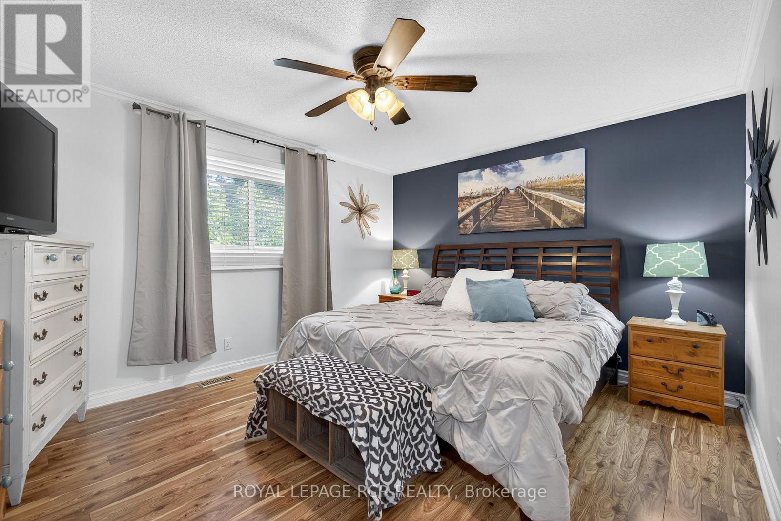 21 CROWN CRESCENT - 20
