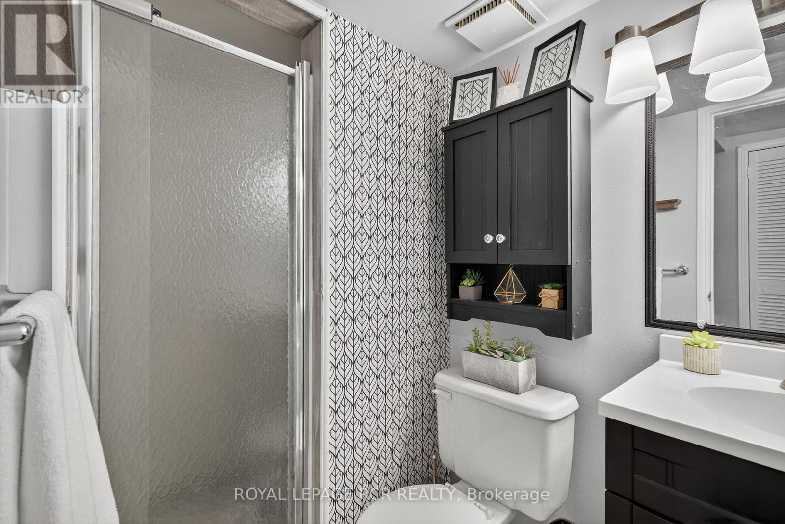 21 CROWN CRESCENT - 31