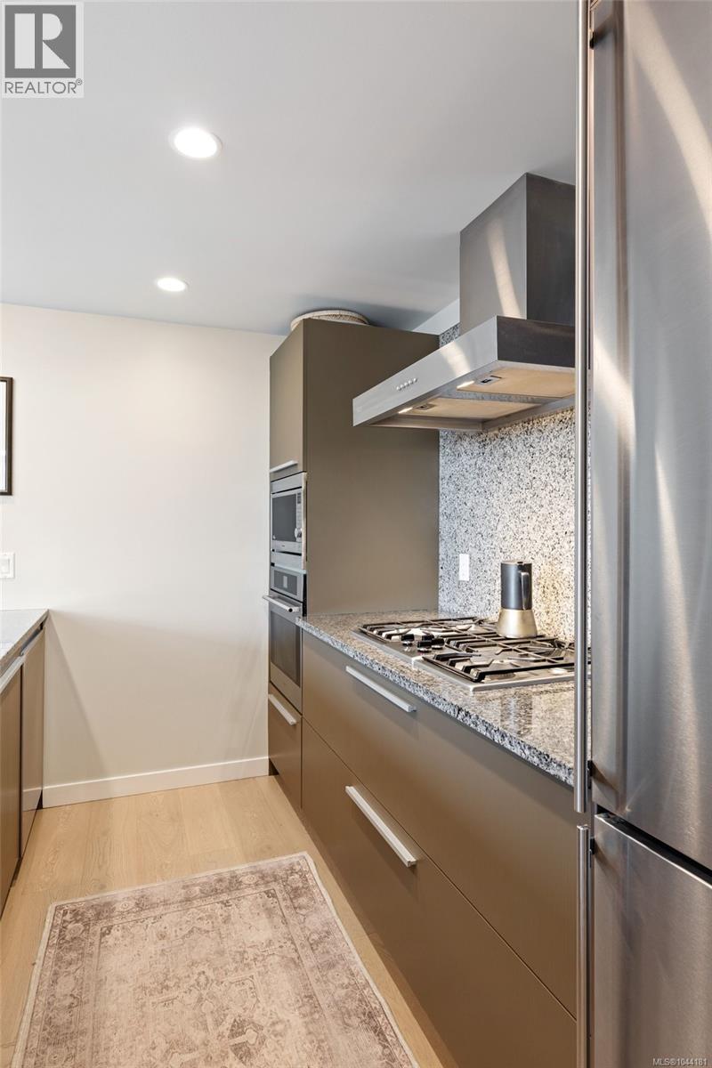 1602 707 Courtney St, Victoria