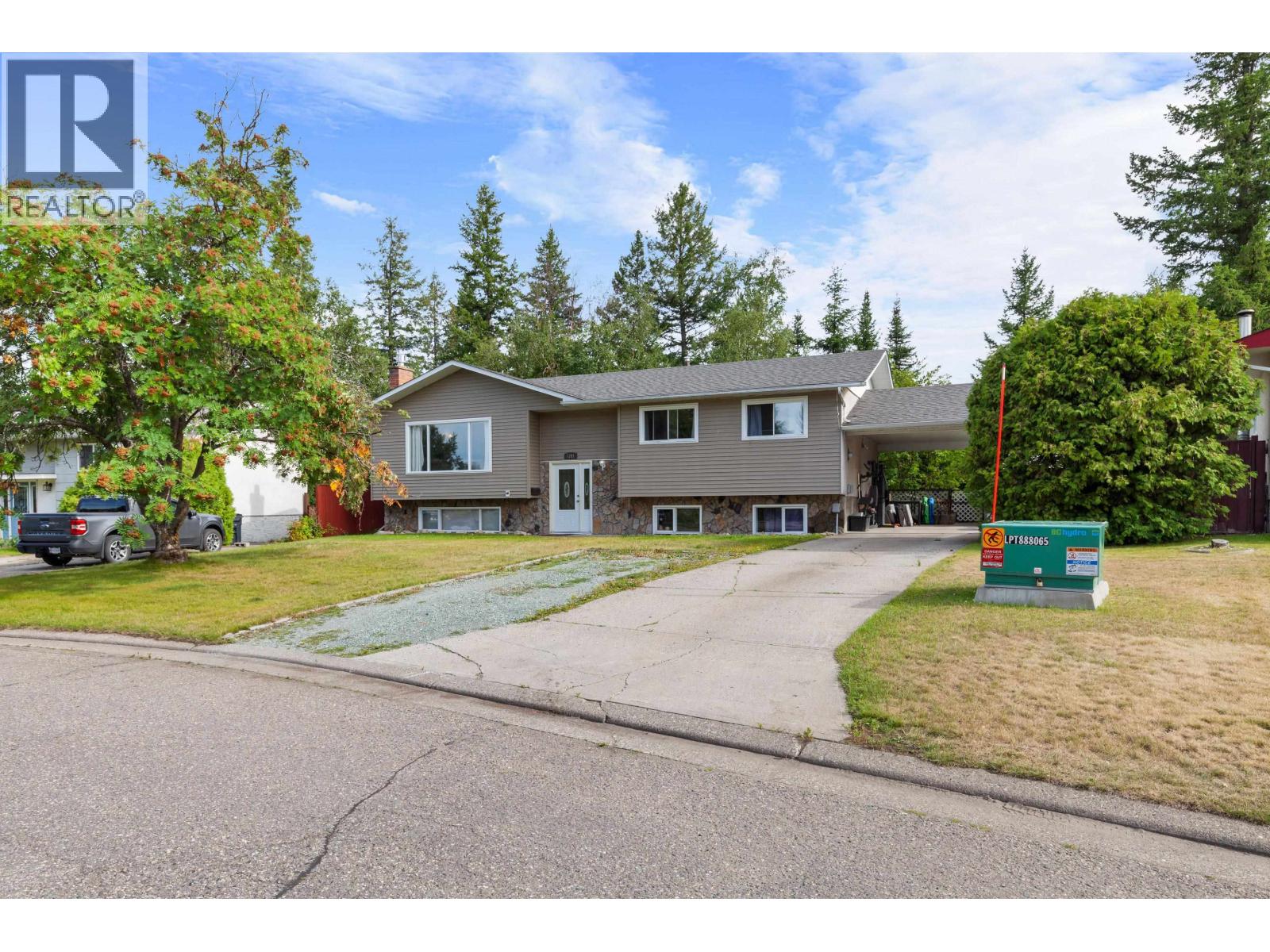 7391 IMPERIAL CRESCENT - 1
