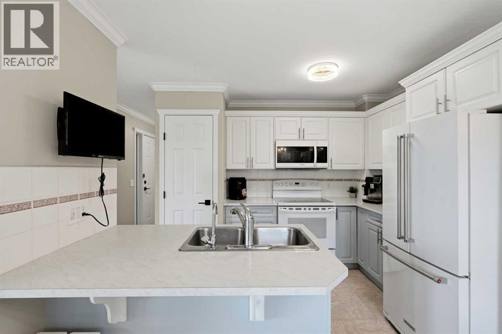 #18 15 Silver Springs Way NW - 12