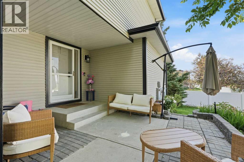 #18 15 Silver Springs Way NW - 36