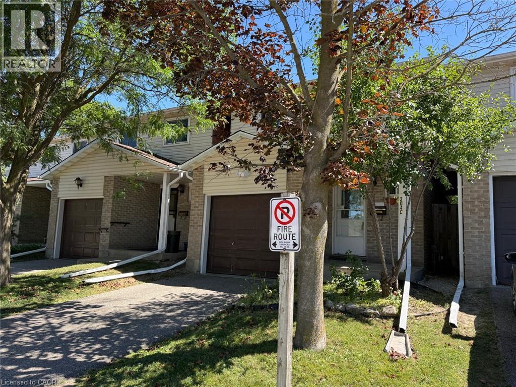 #C 304 BLUEVALE Street N - Image 3