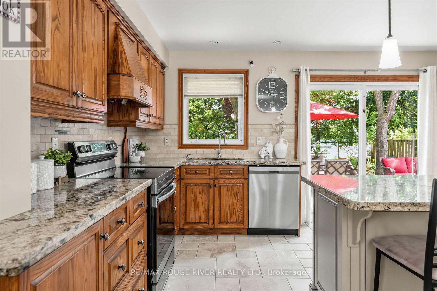 36 NIMROD CRESCENT - 11
