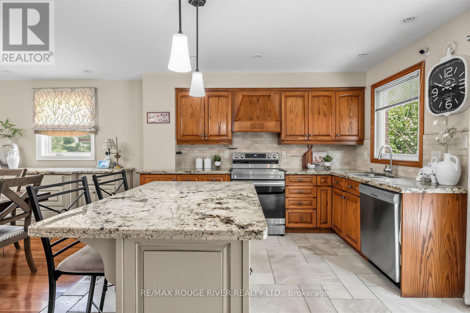 36 NIMROD CRESCENT - 12