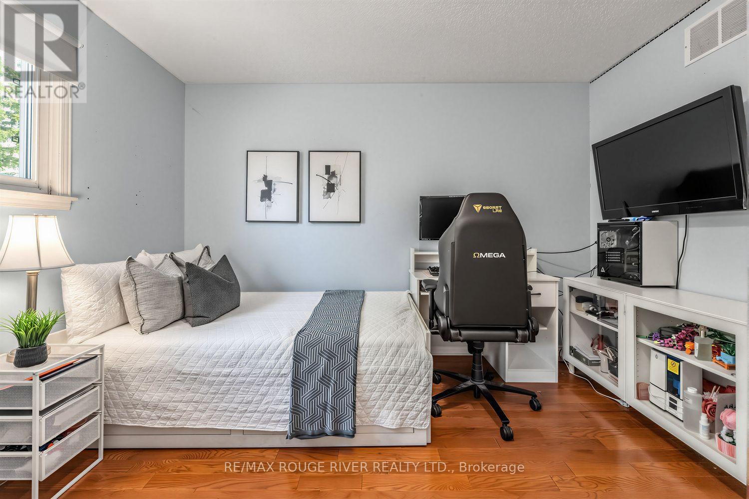 36 NIMROD CRESCENT - 22