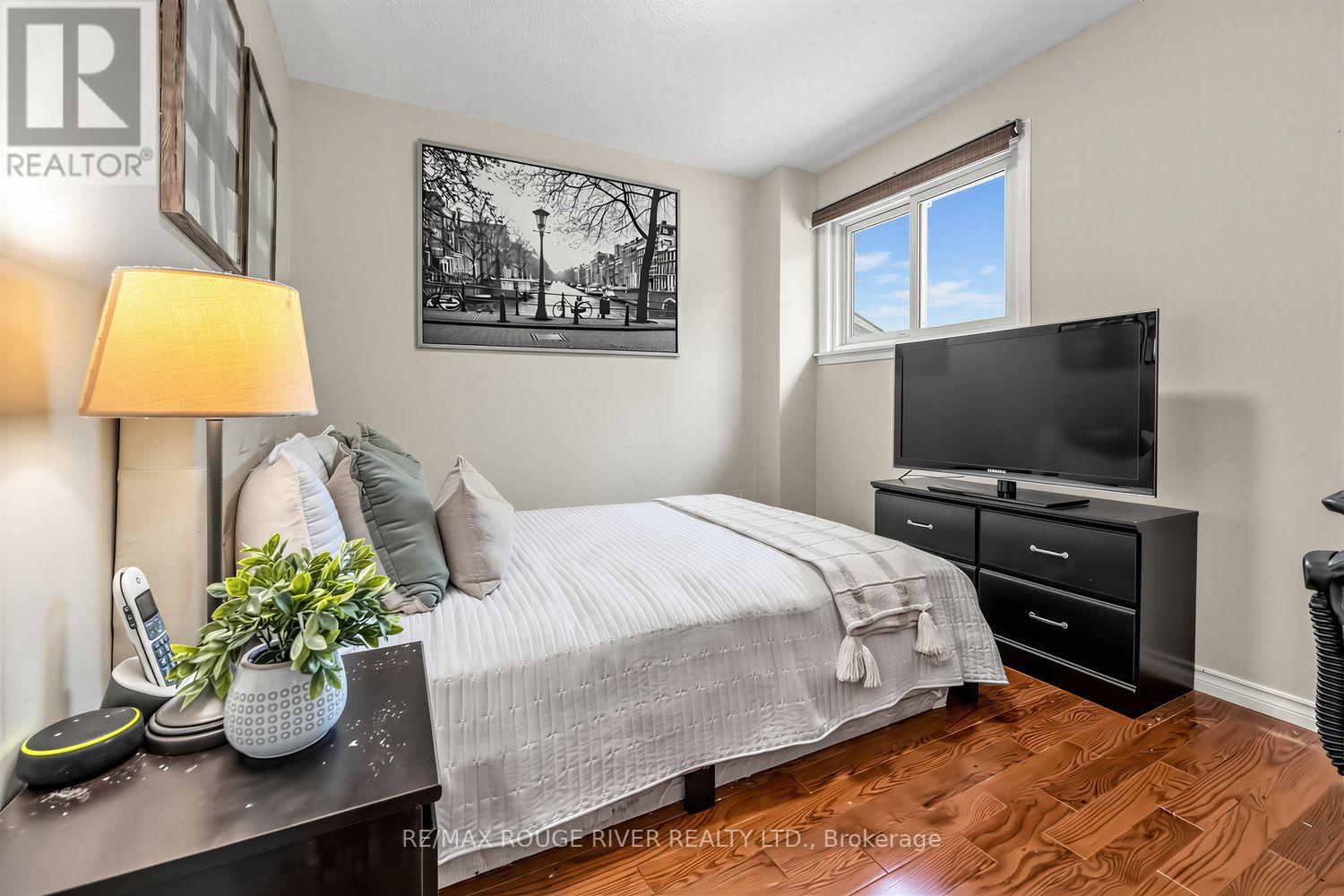 36 NIMROD CRESCENT - 23