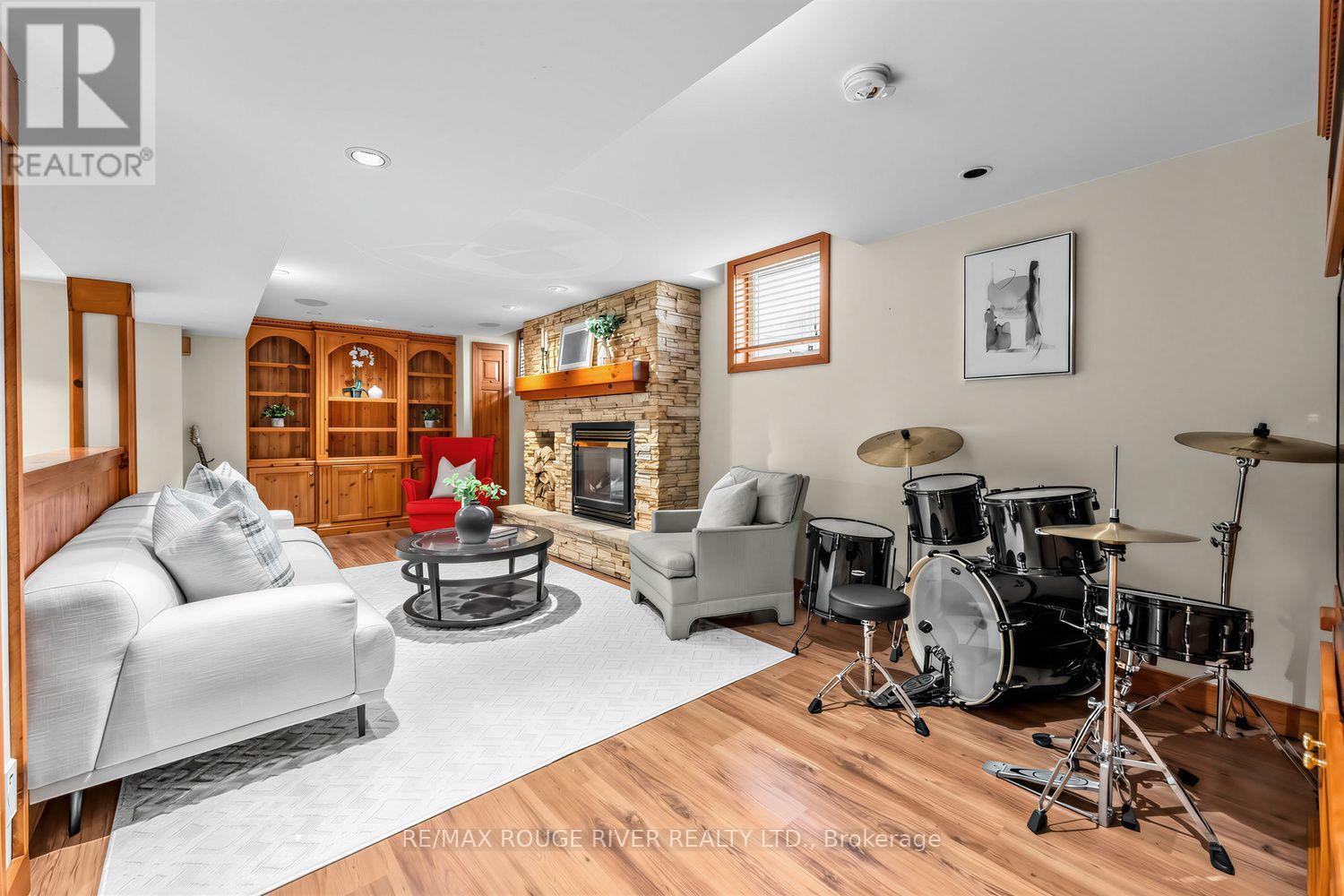 36 NIMROD CRESCENT - Image 28