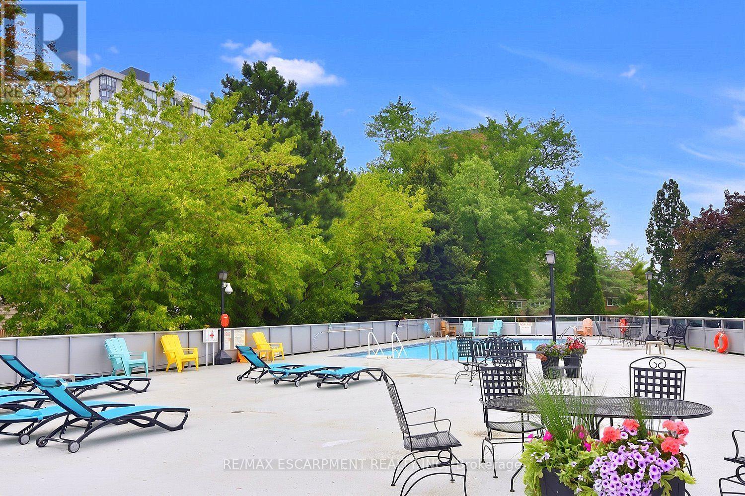 #401 2263 MARINE DRIVE - 42
