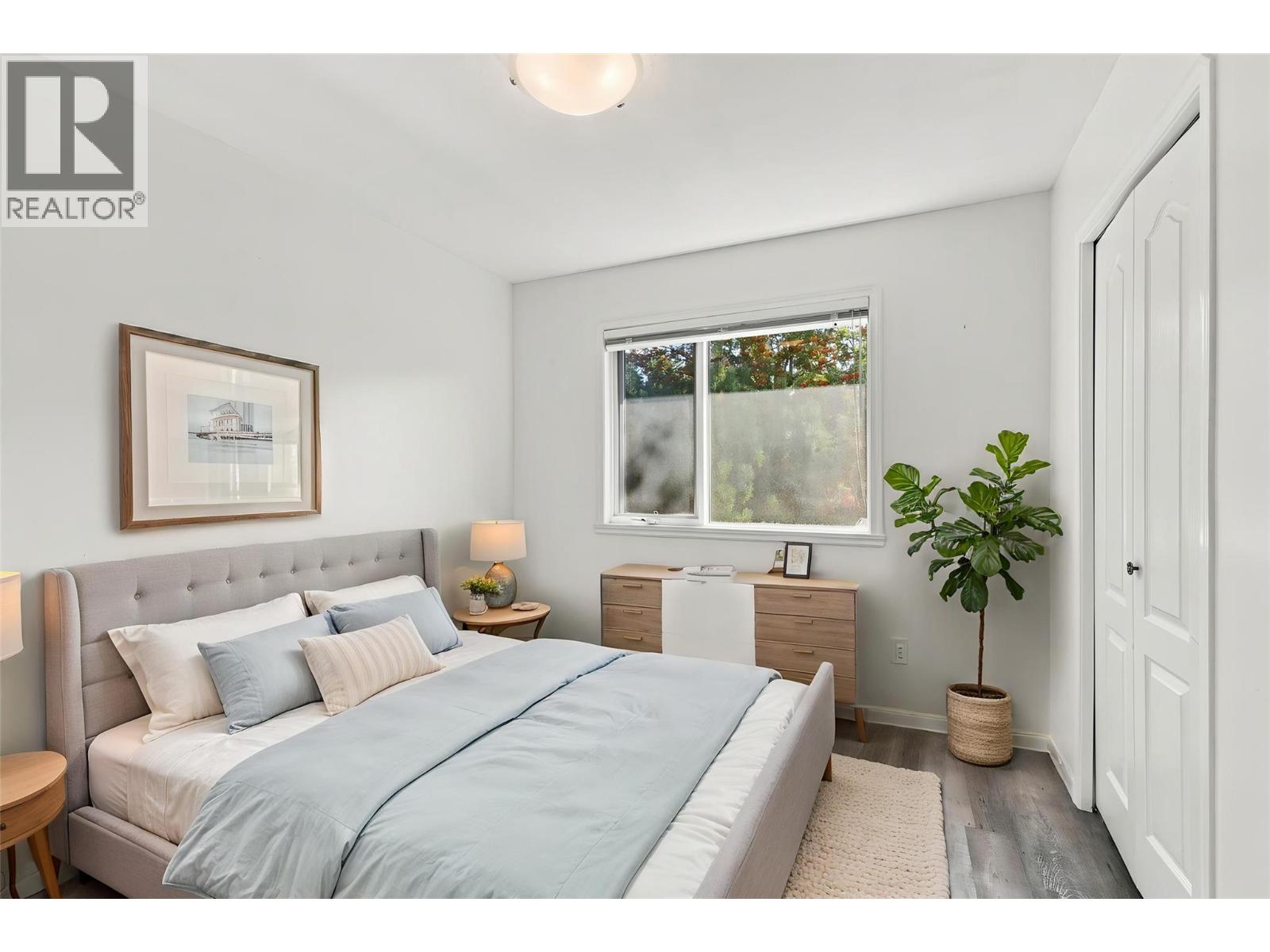 1060 PINE SPRINGS Road - 44