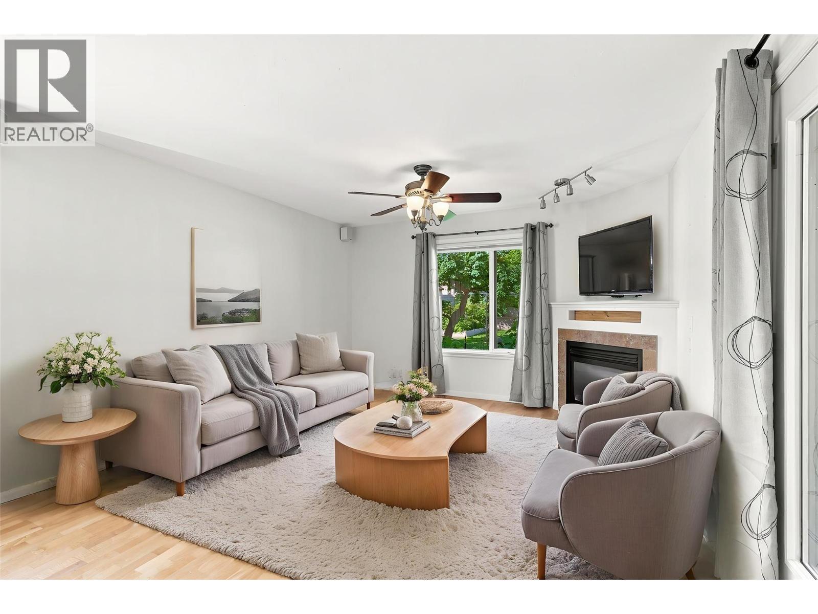 1060 PINE SPRINGS Road - Image 19
