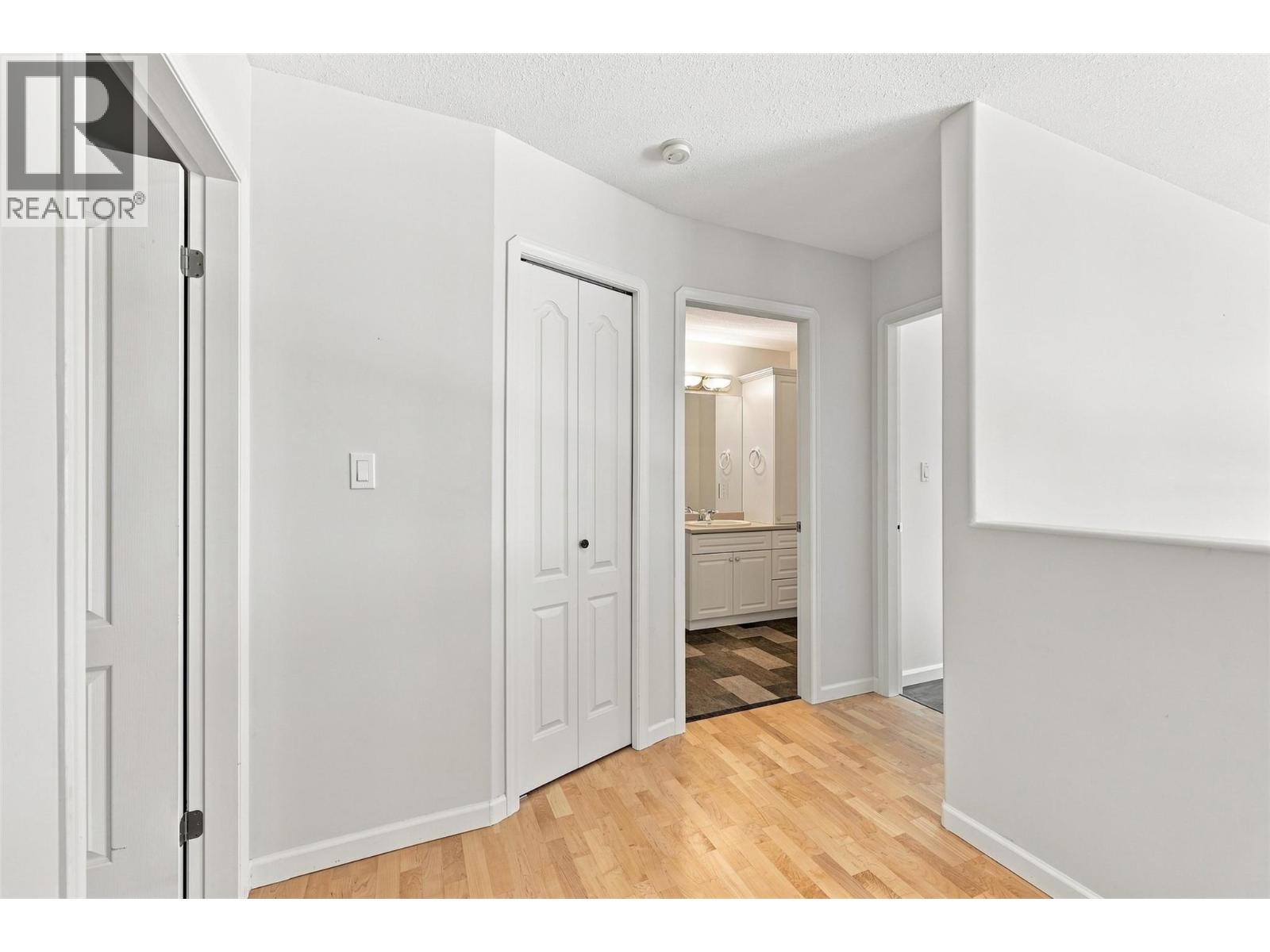 1060 PINE SPRINGS Road - Image 21