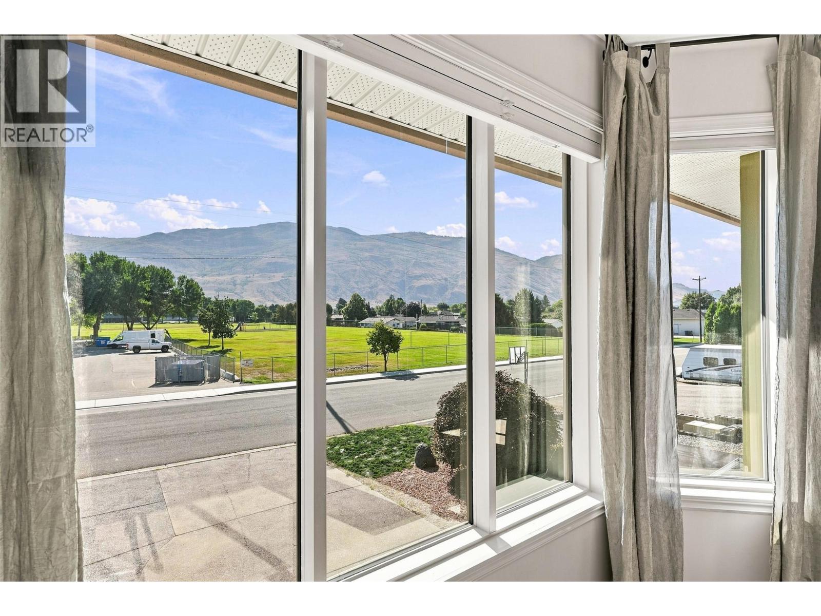 1060 PINE SPRINGS Road - Image 11