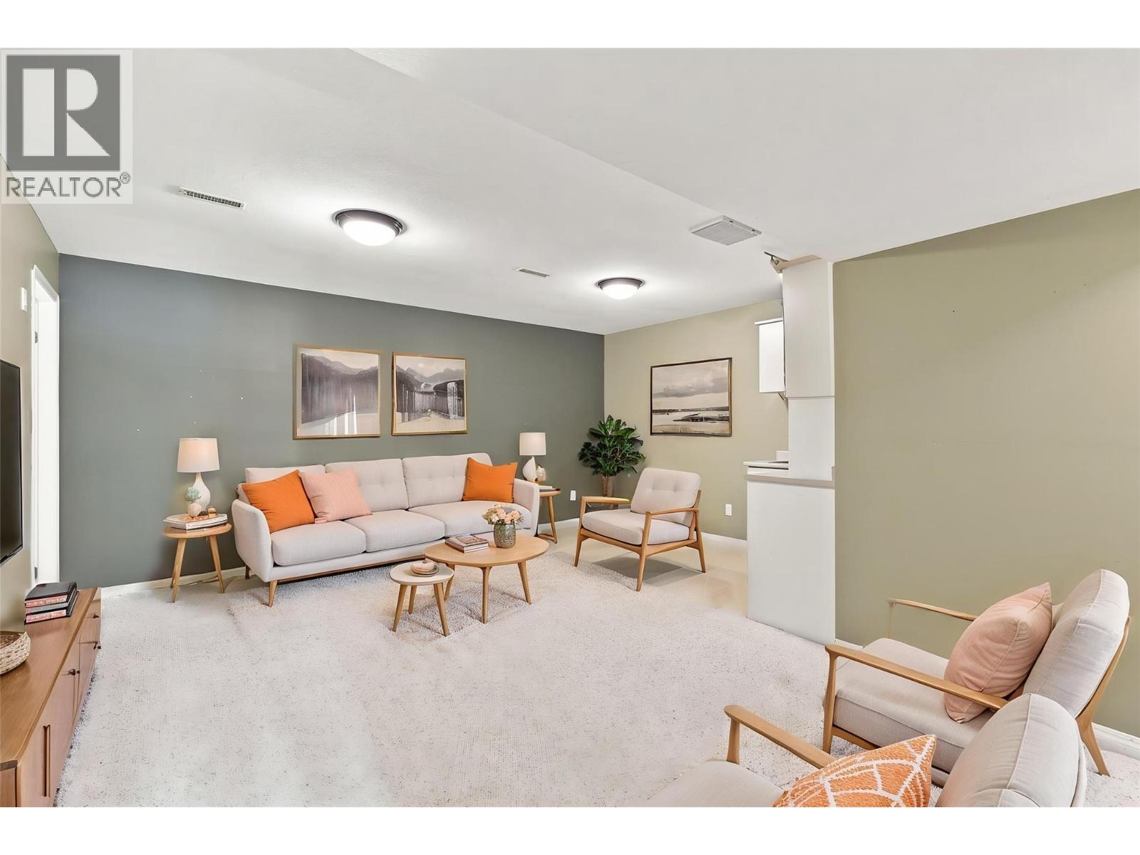 1060 PINE SPRINGS Road - Image 52