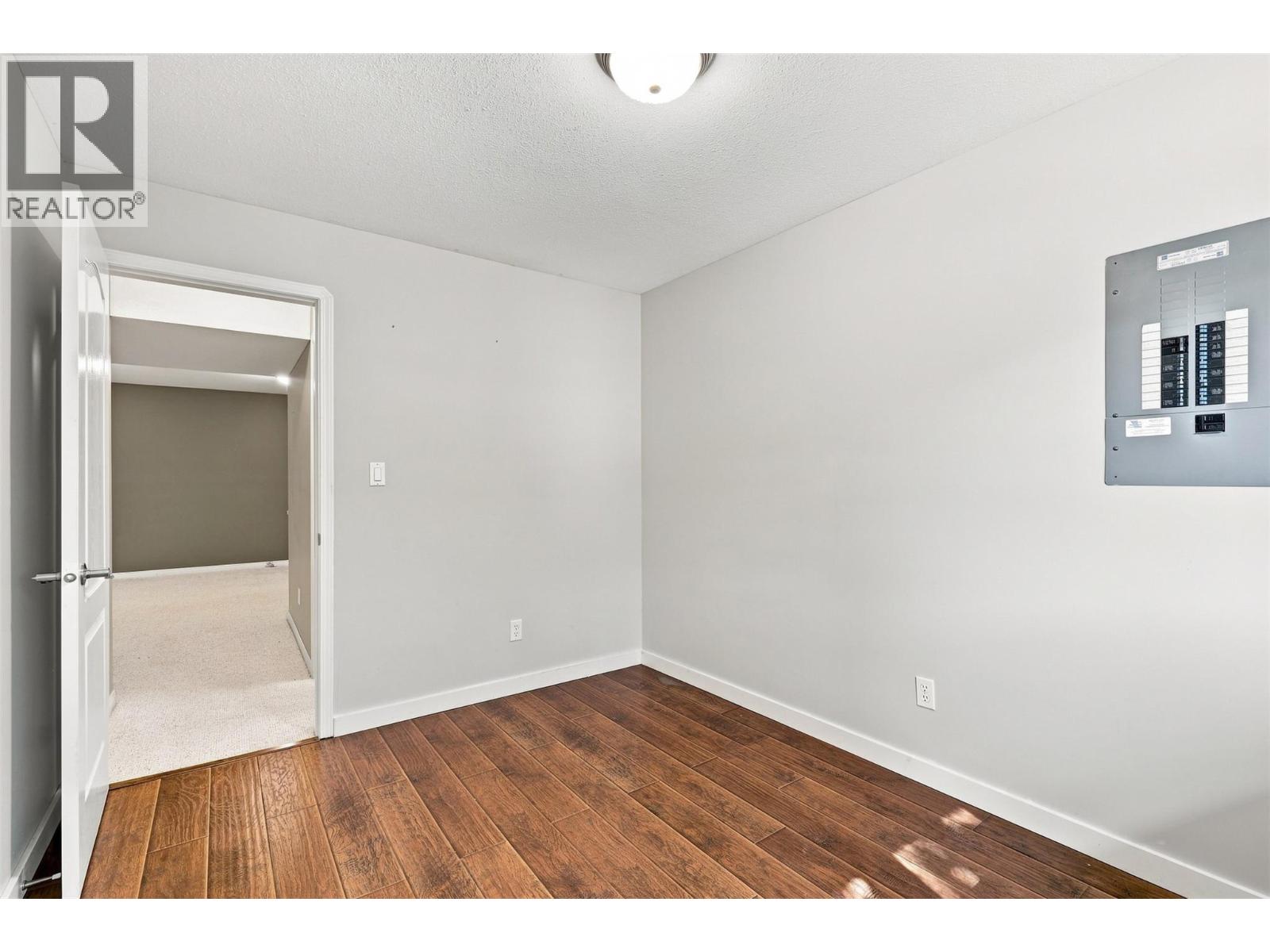 1060 PINE SPRINGS Road - Image 34