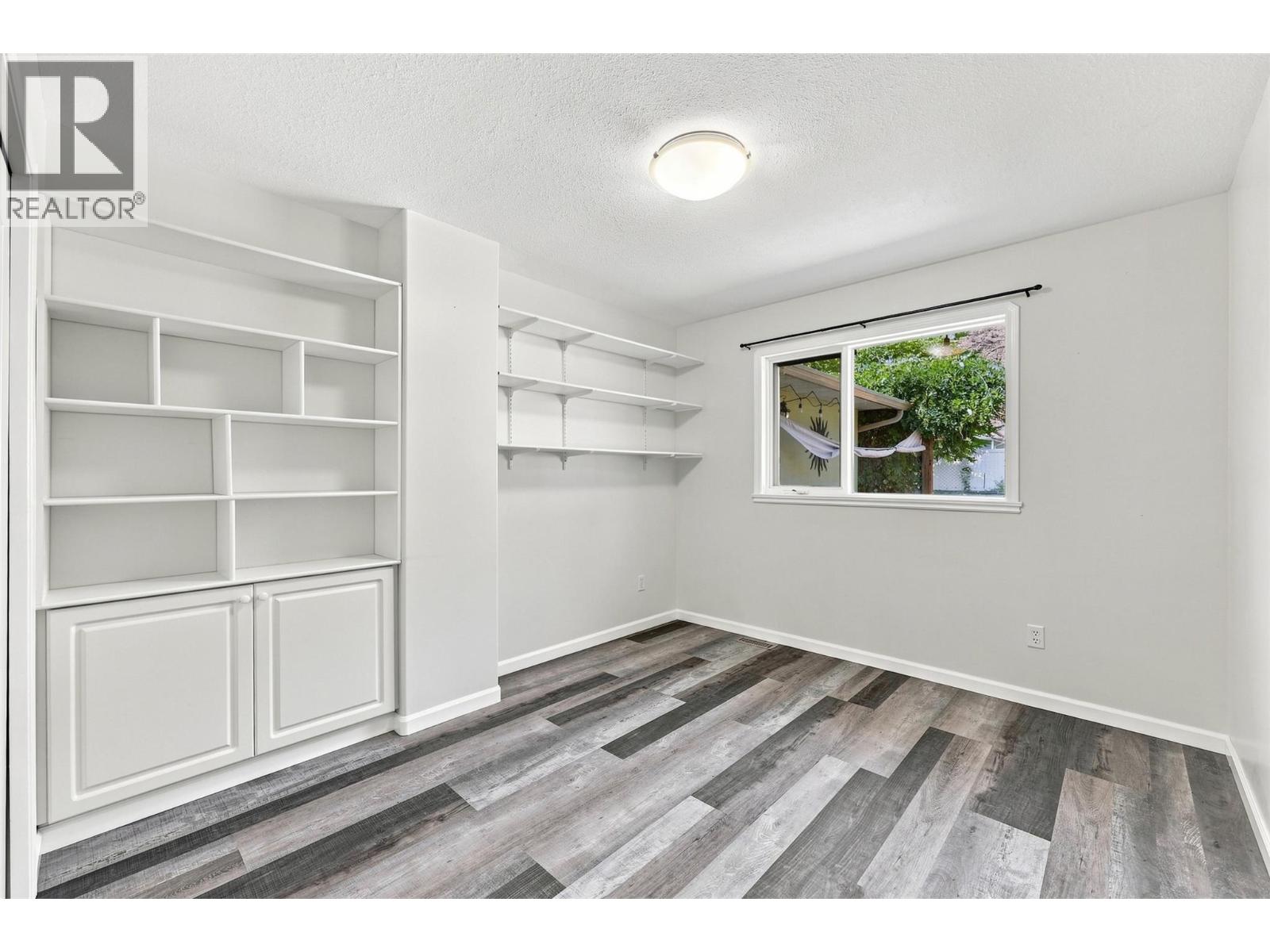 1060 PINE SPRINGS Road - Image 48