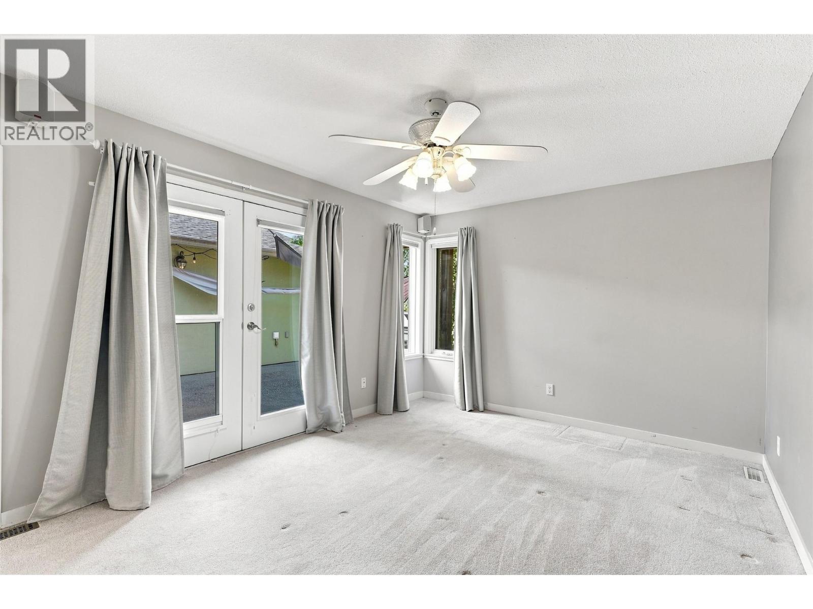 1060 PINE SPRINGS Road - Image 25