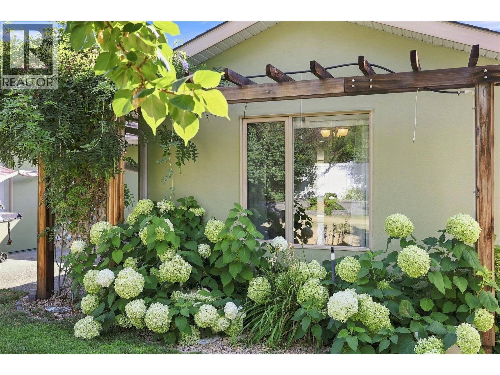 1060 PINE SPRINGS Road - Image 42