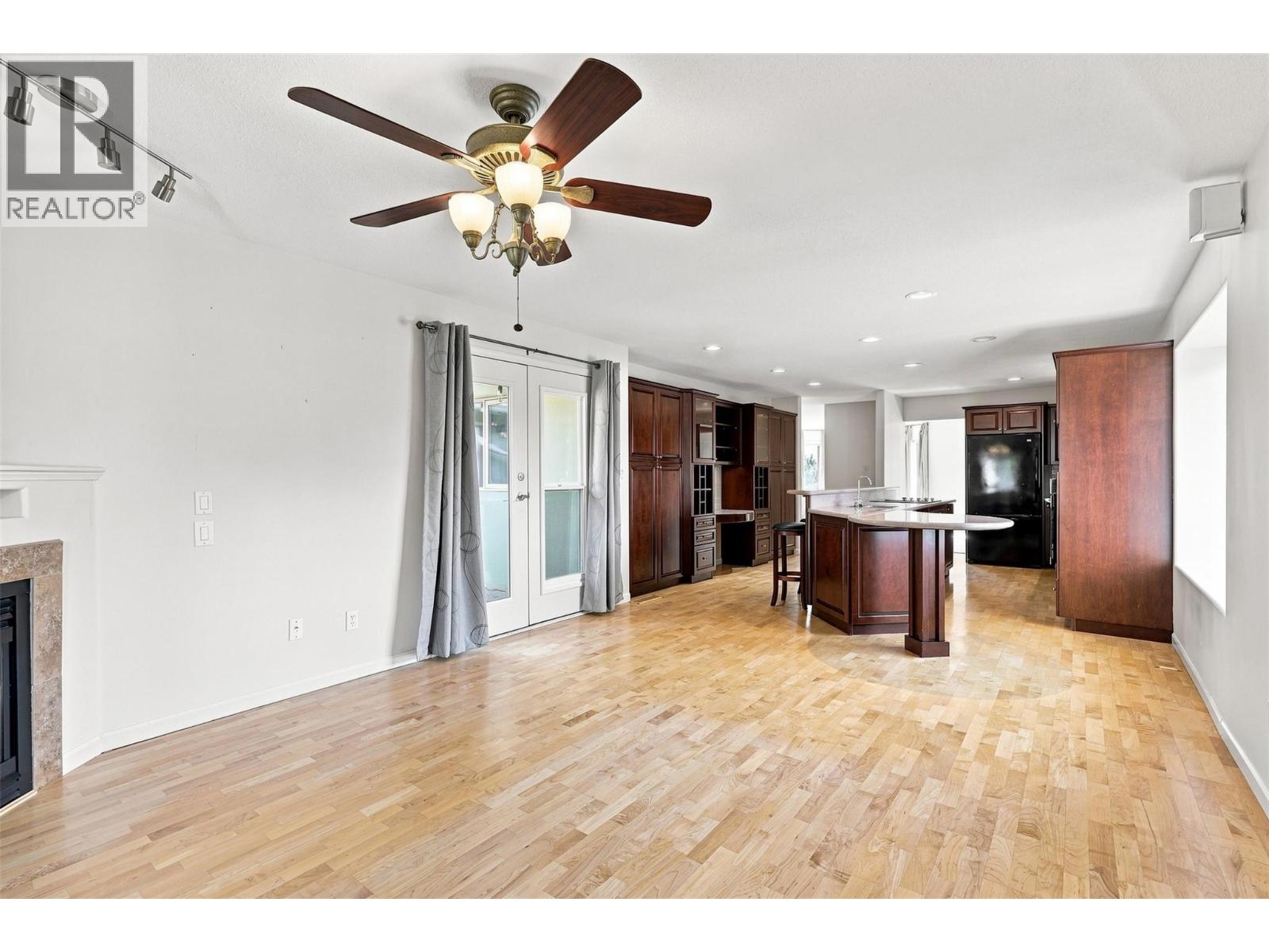 1060 PINE SPRINGS Road - Image 18