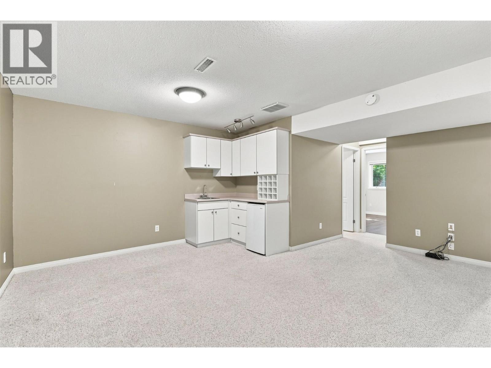 1060 PINE SPRINGS Road - Image 54