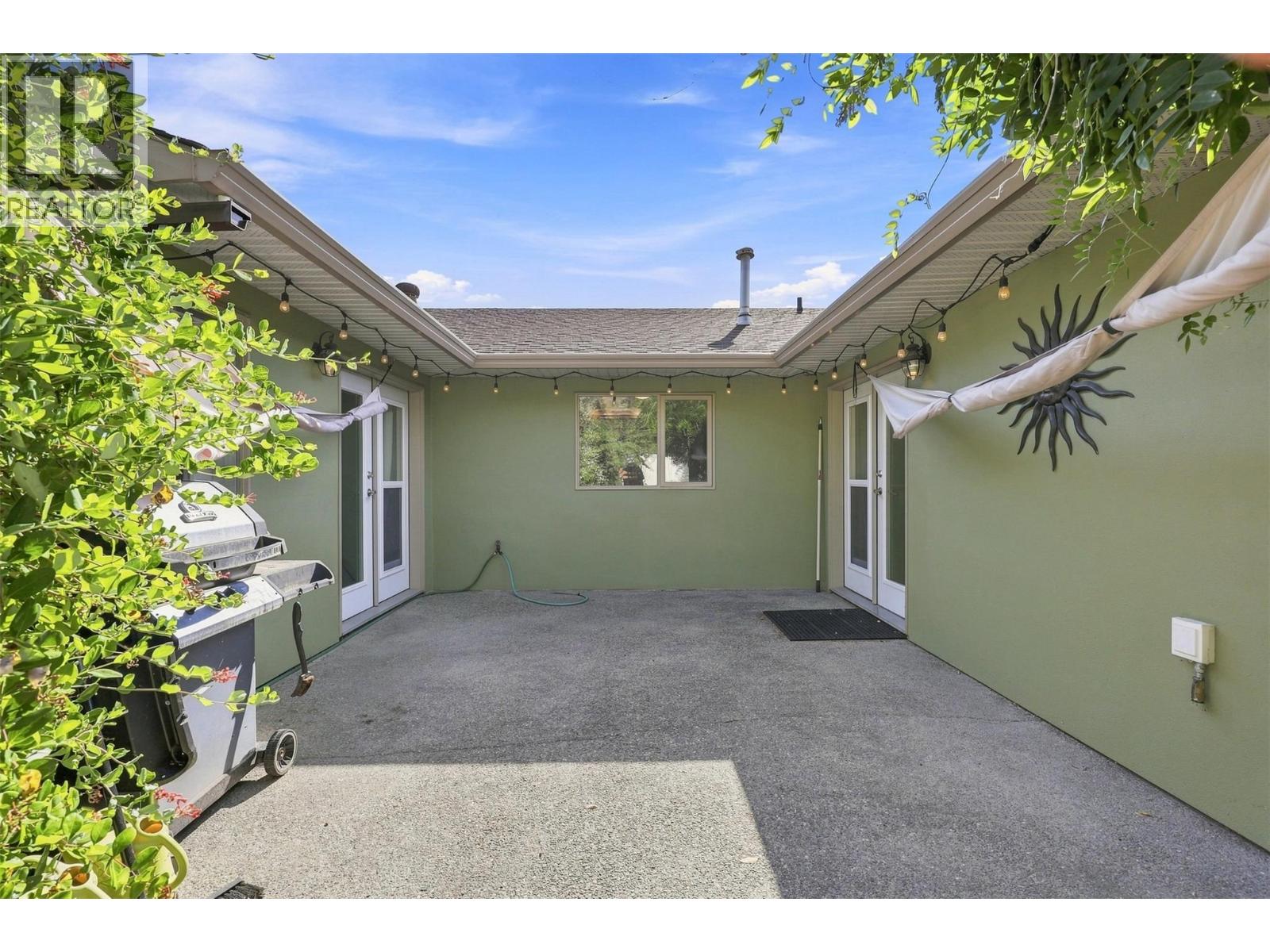 1060 PINE SPRINGS Road - Image 37