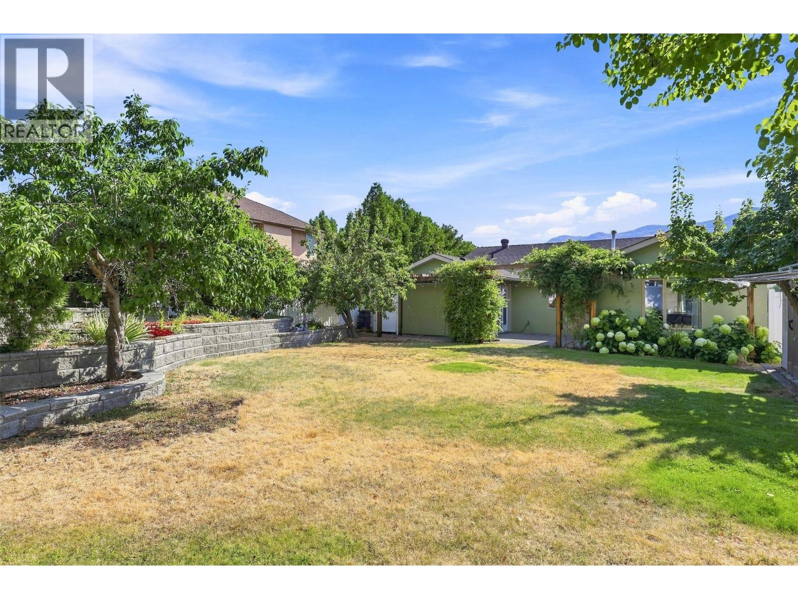 1060 PINE SPRINGS Road - Image 41